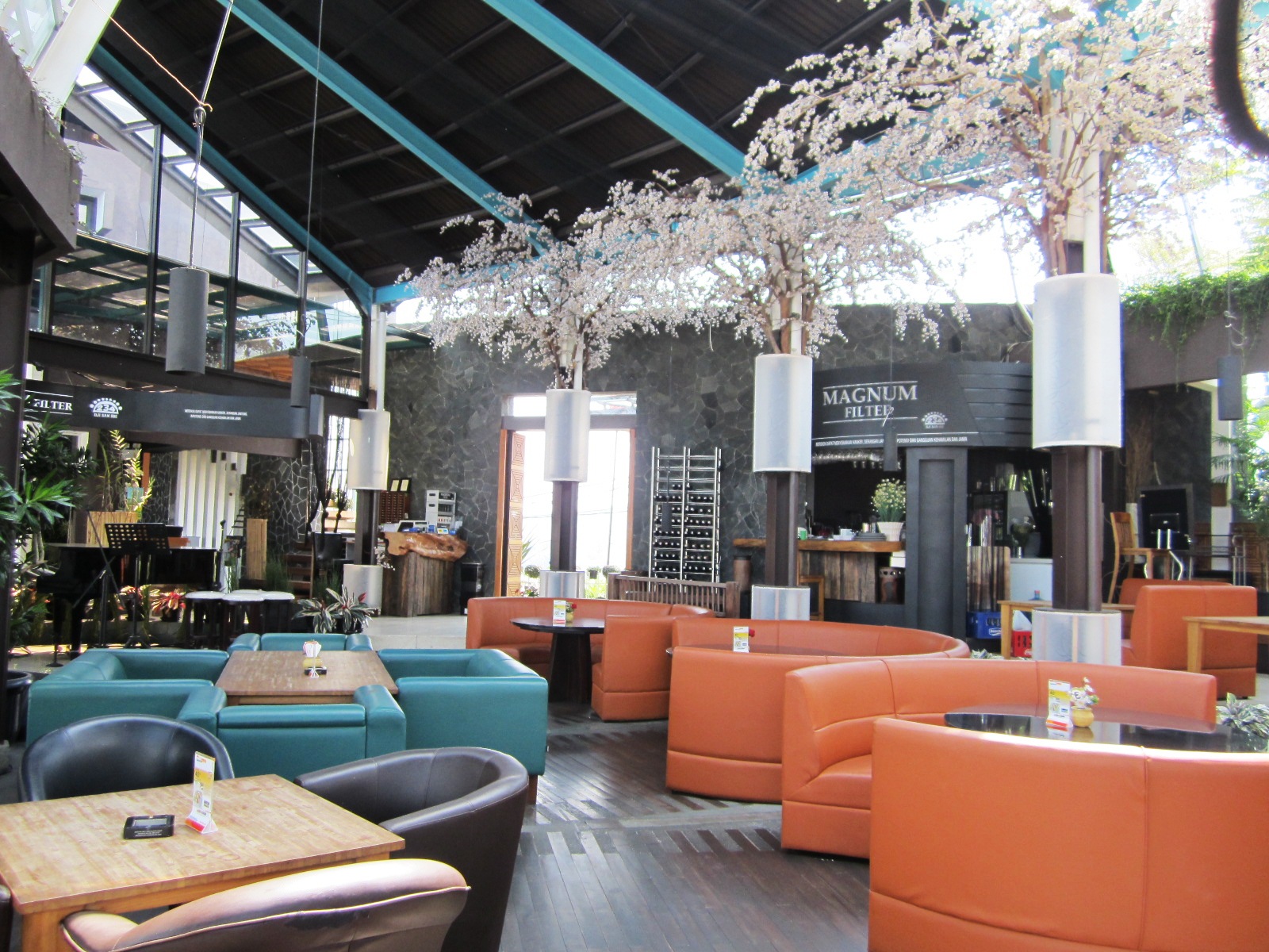 Cocorico Cafe - Dago Bandung | DIARI KULINER