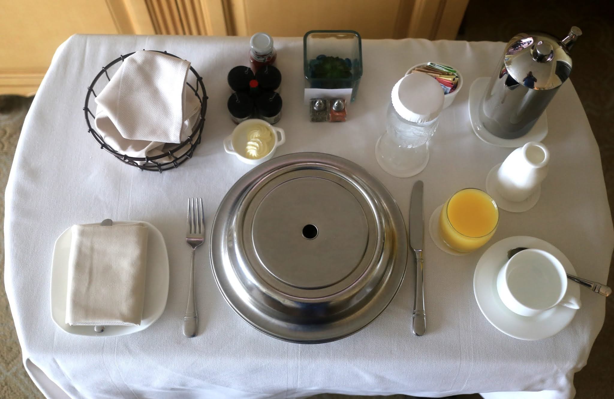 Room Service In Hotel Food And Beverage Service