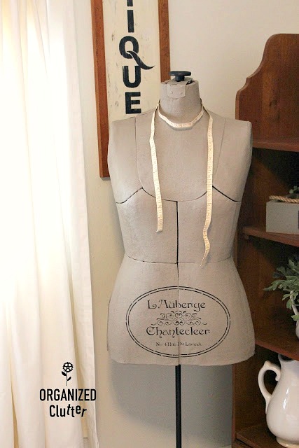 Vintage Dress Form Makeover with Paint & a Stencil #vintage #upcycle #dressform #fusionmineralpaint #stencil #frenchinn