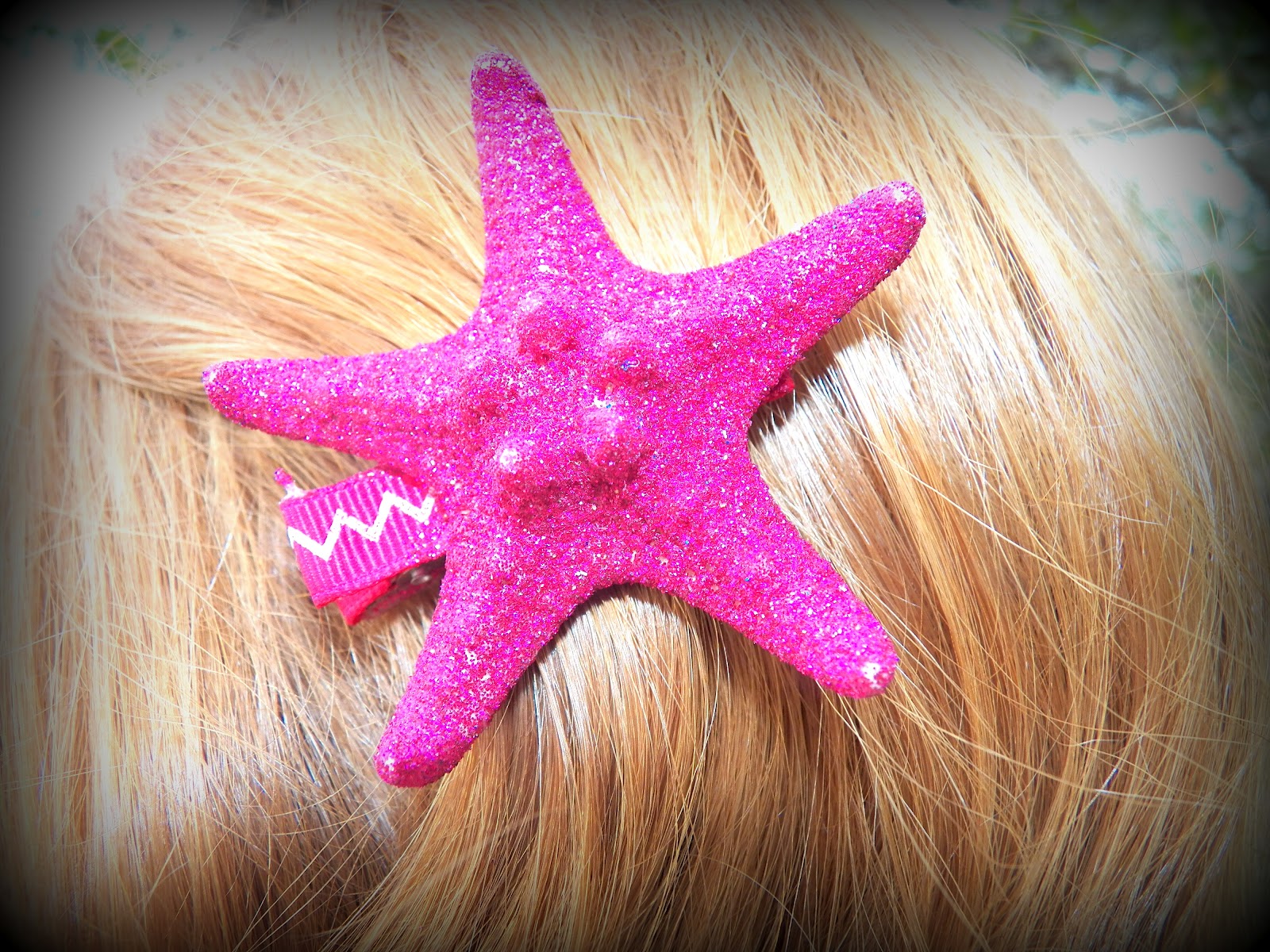 Crafty Blonde Girl Glitter Starfish Hair Clips