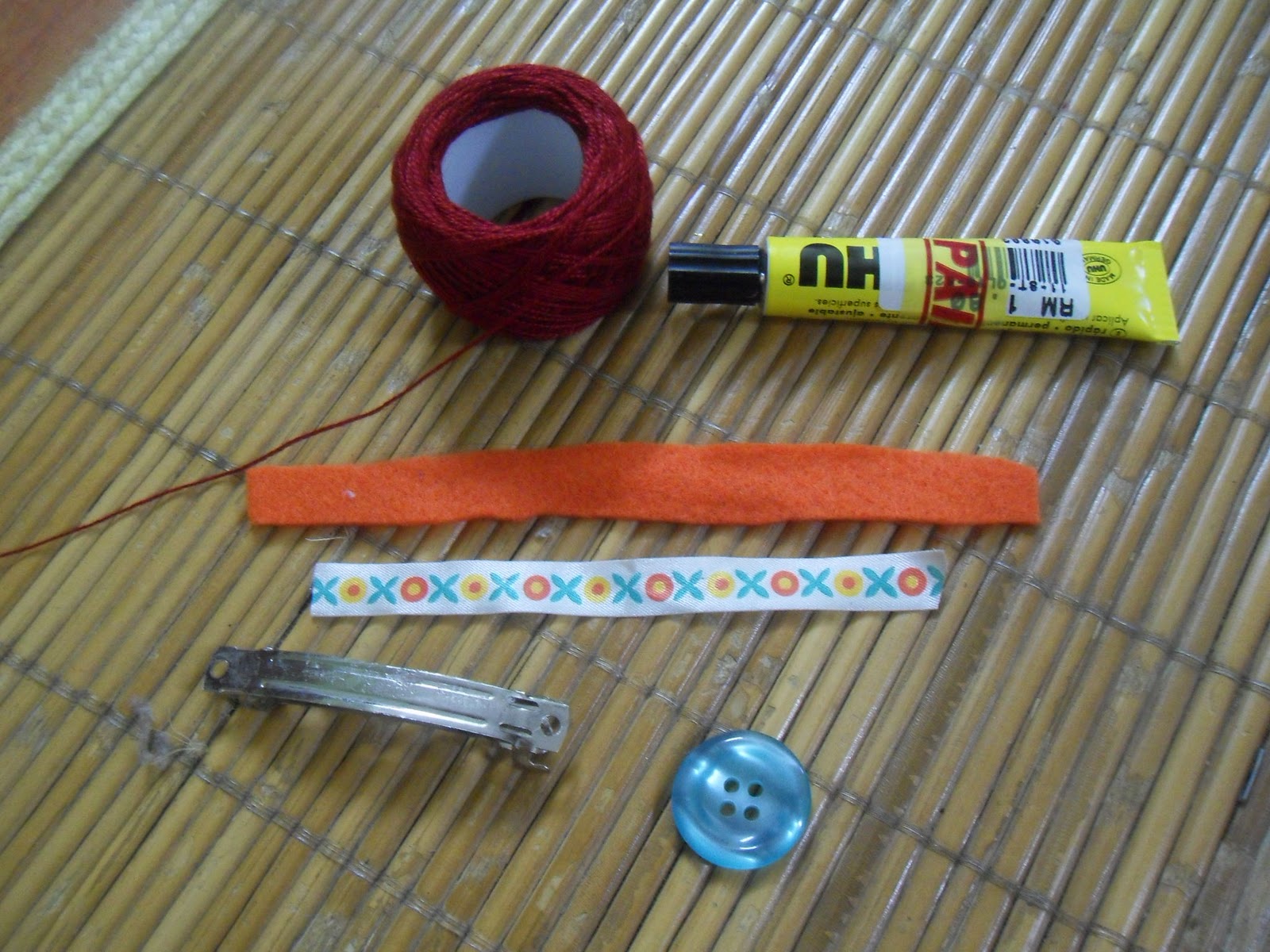 CeRiTa CitRa AwLiYa: tutorial felt hair clip