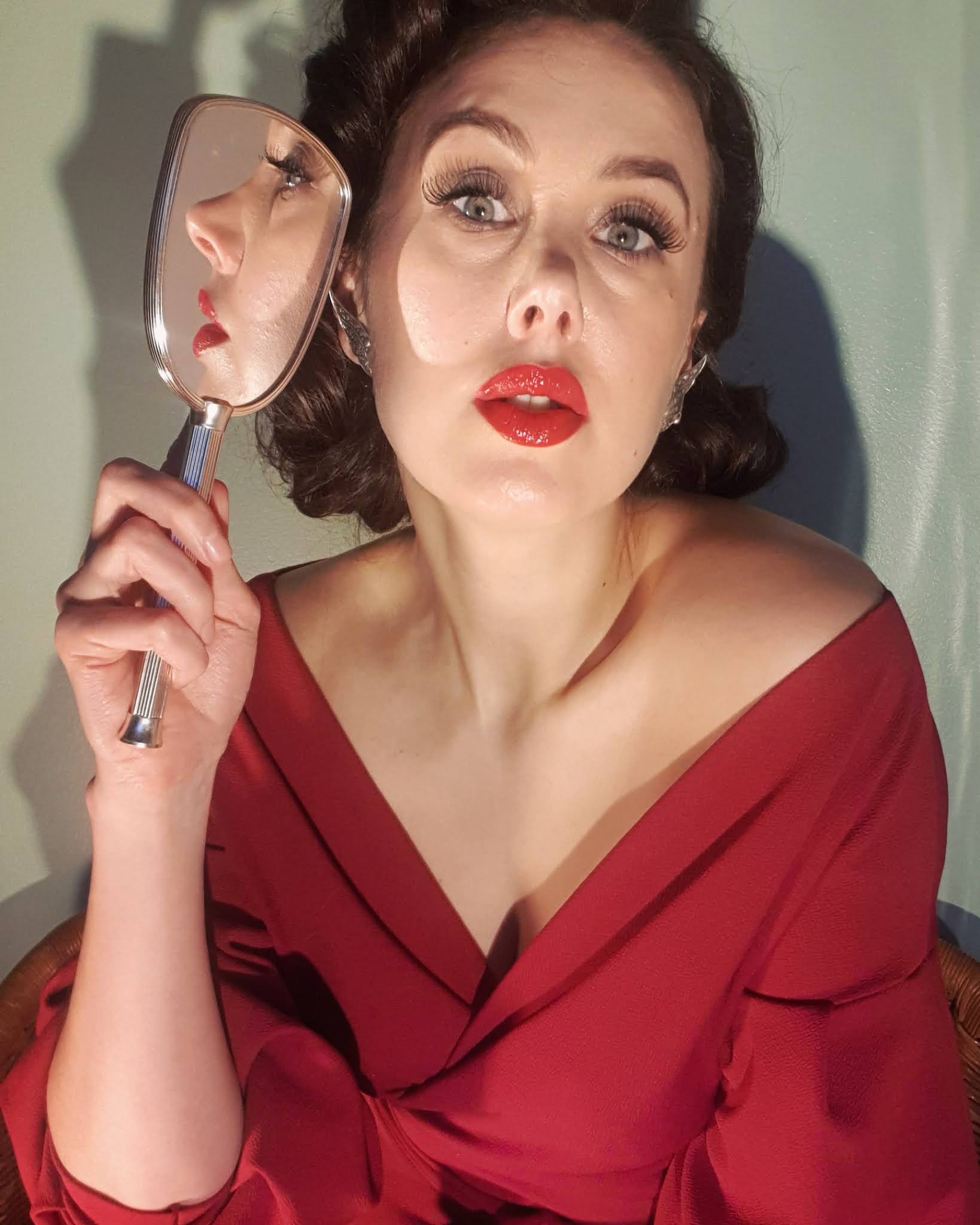 Lipstick Powder and Paints the online sketchbook of artist Gemma Parker