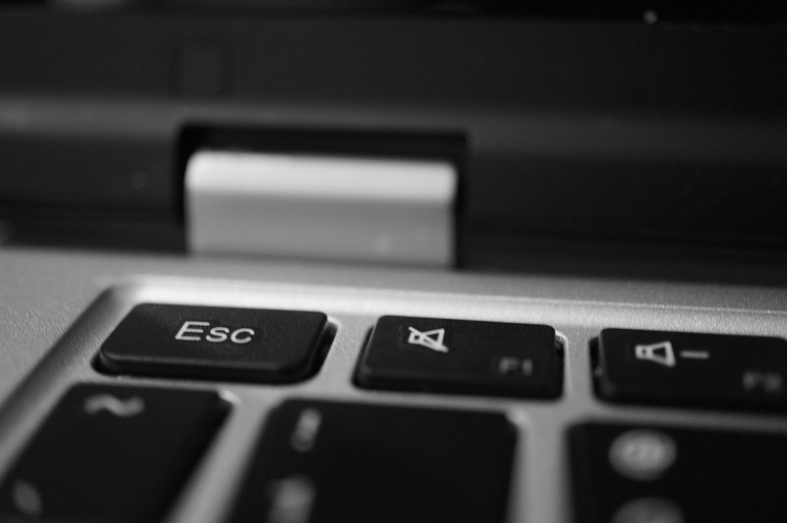 Escape keyboard key free picture for commercial use