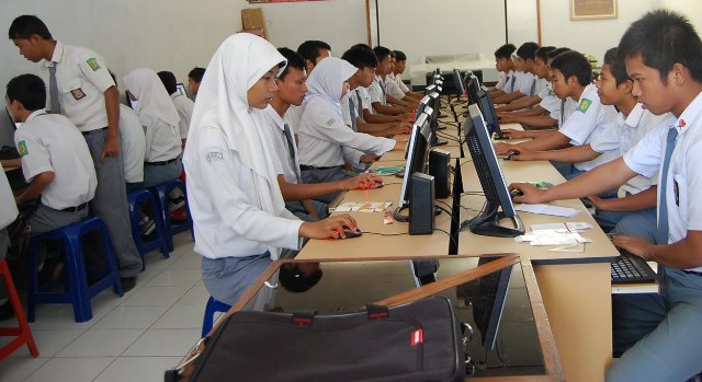 CONTOH PTK PENELITIAN TINDAKAN KELAS PENDEKATAN CONTEXTUAL