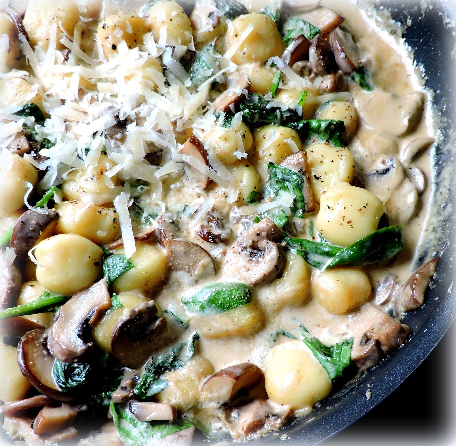 Creamy Spinach & Mushroom Gnocchi The English Kitchen