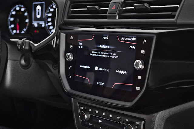 Novo Polo 2018 - Seat Ibiza  - interior - painel