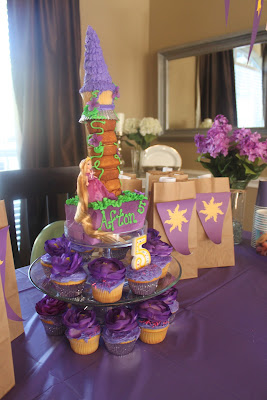 Crafty Texas Girls: Crafty How-To: Make a Tangled Rapunzel Tower Cake