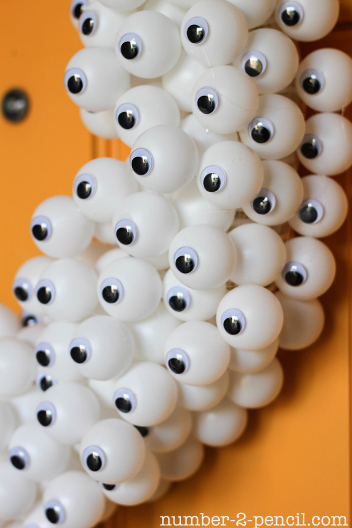 Googly Eyes Halloween Wreath