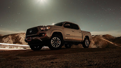 Night, light, large exposure wallpaper, Toyota, pickup, car