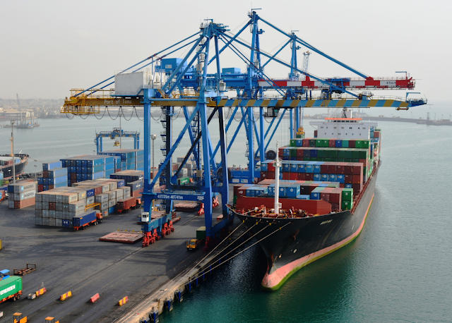Menko Maritim Luhut Binsar Pandjaitan Yakin Indonesia Memiliki 100 Pelabuhan Feeder