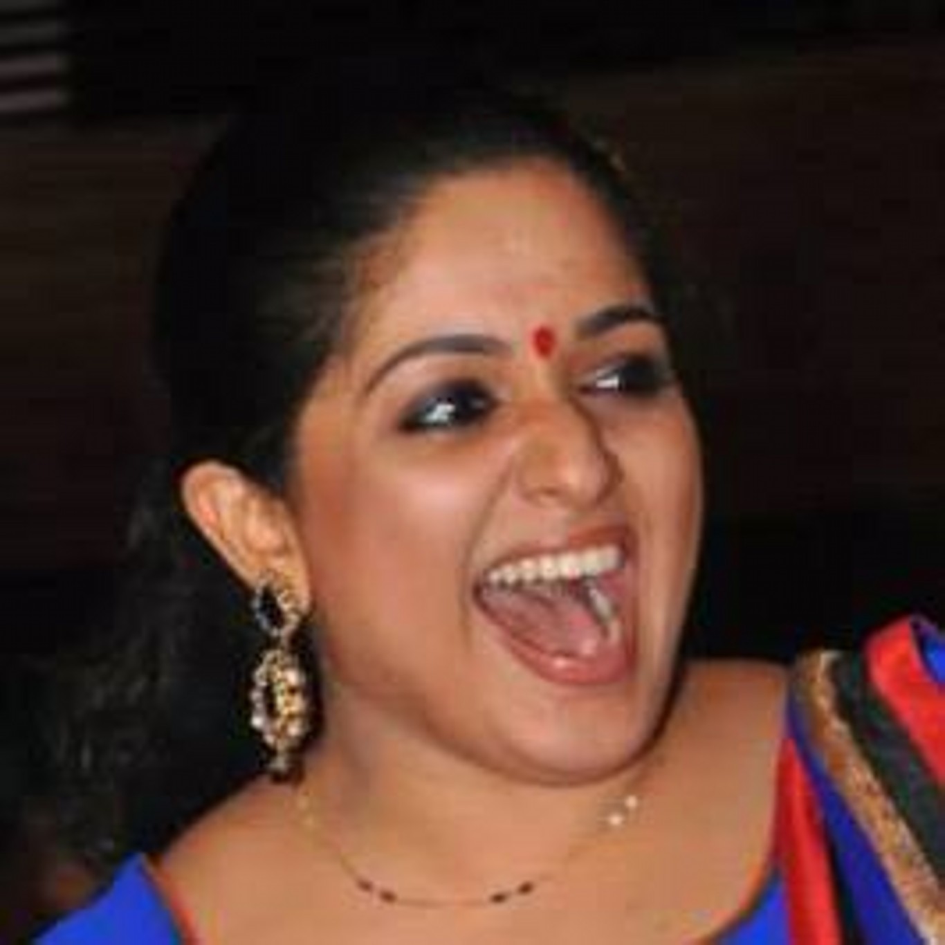 Kavya Madhavan hot photos in saree and churidar - Mallufun.com