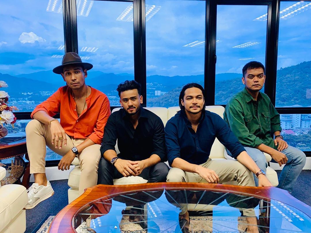 Pelakon Derai Pelakon Derai
