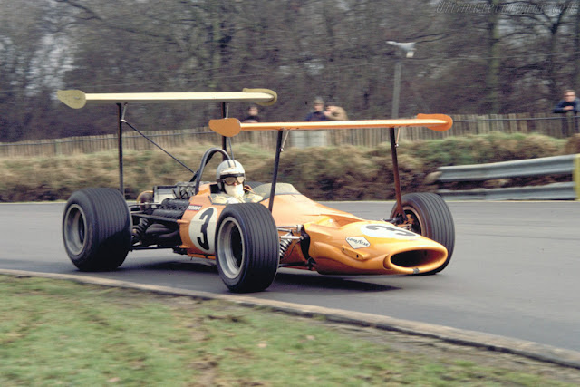 [Resim: 1968+McLaren+M7A+Cosworth.jpg]