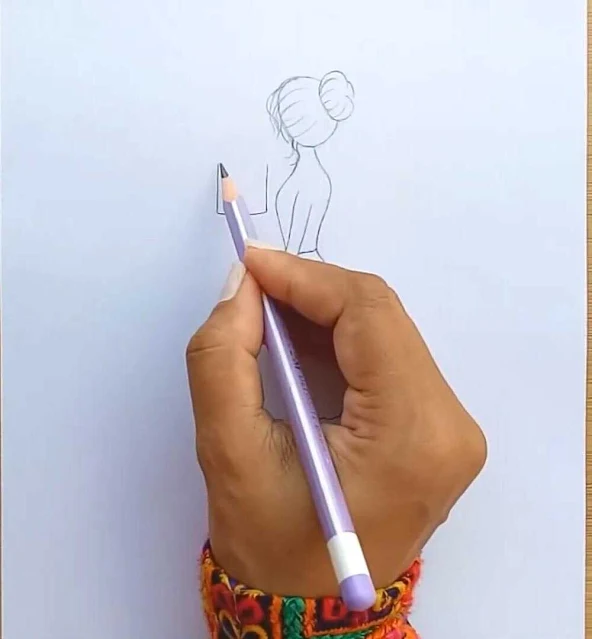 رسم فتاة بالرصاص رسم فتاة جميلة بالرصاص