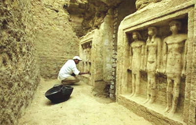 Antiguo Egipto: Descubrimiento del patio de la tumba de una princesa