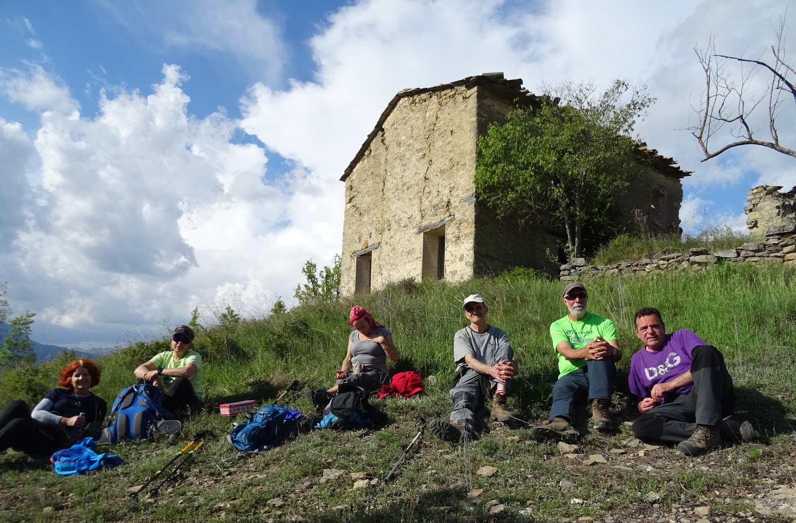 ARTÍCULOS, RESEÑAS LITERARIAS Y EXCURSIONES Carlos Bravo Suárez