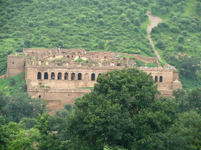 bhangarh-palace-ruins+%281%29.jpg