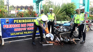 Satlantas Polres Kudus Musnahkan 125 Knalpot Brong Hasil Razia Lilin dan Tahun Baru 1 IMG 20210107 WA0078