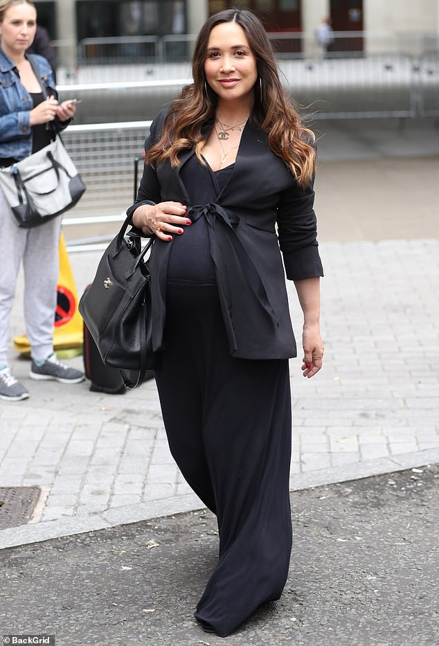 Pregnant Fashion Model Pictures: Cher Lloyd Pregnant