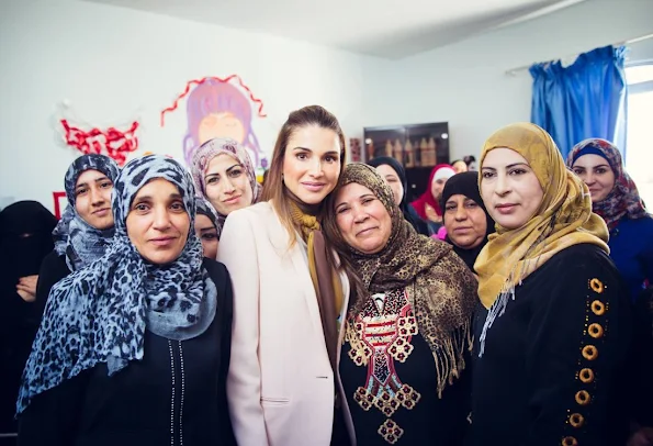 Queen Rania of Jordan while visited the IRC Women’s Protection and Empowerment Center in Ramtha. Jewelery, Diamond Earrings, Diamon, gold rings, wedding dresses, newmyroyals, new my royals, new myroyal