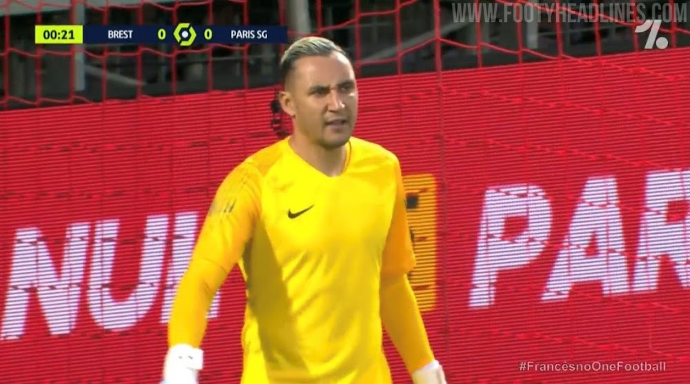PSG Keeper Keylor Navas Wears Kit Without Club Badge And Sponsor
