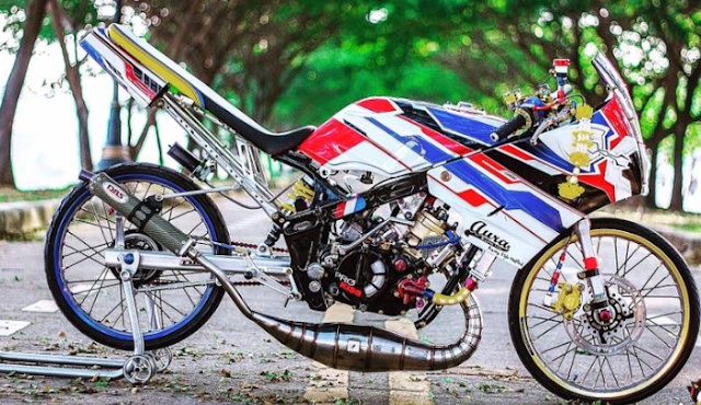 Modifikasi Kontes Kawasaki Ninja 150R 2012 Sport Racing Look