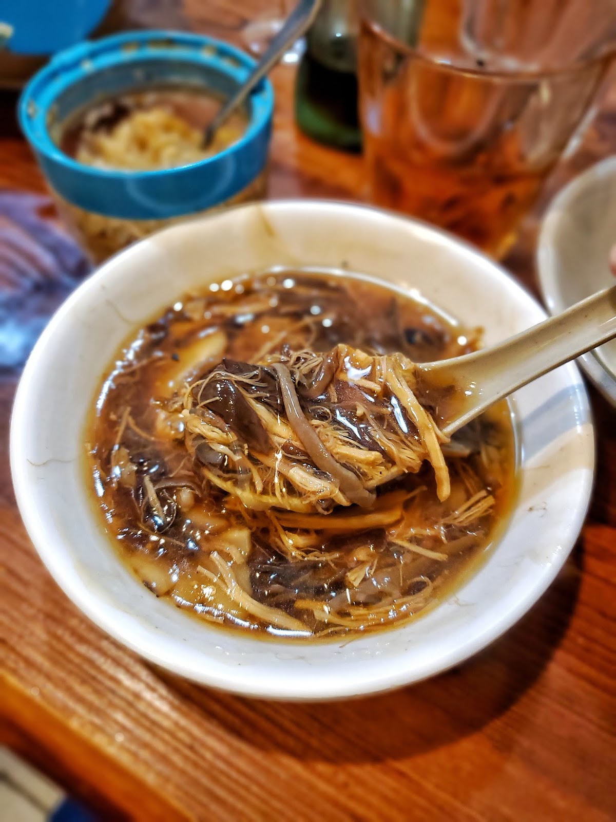 碗仔翅 - 香港特色食品
