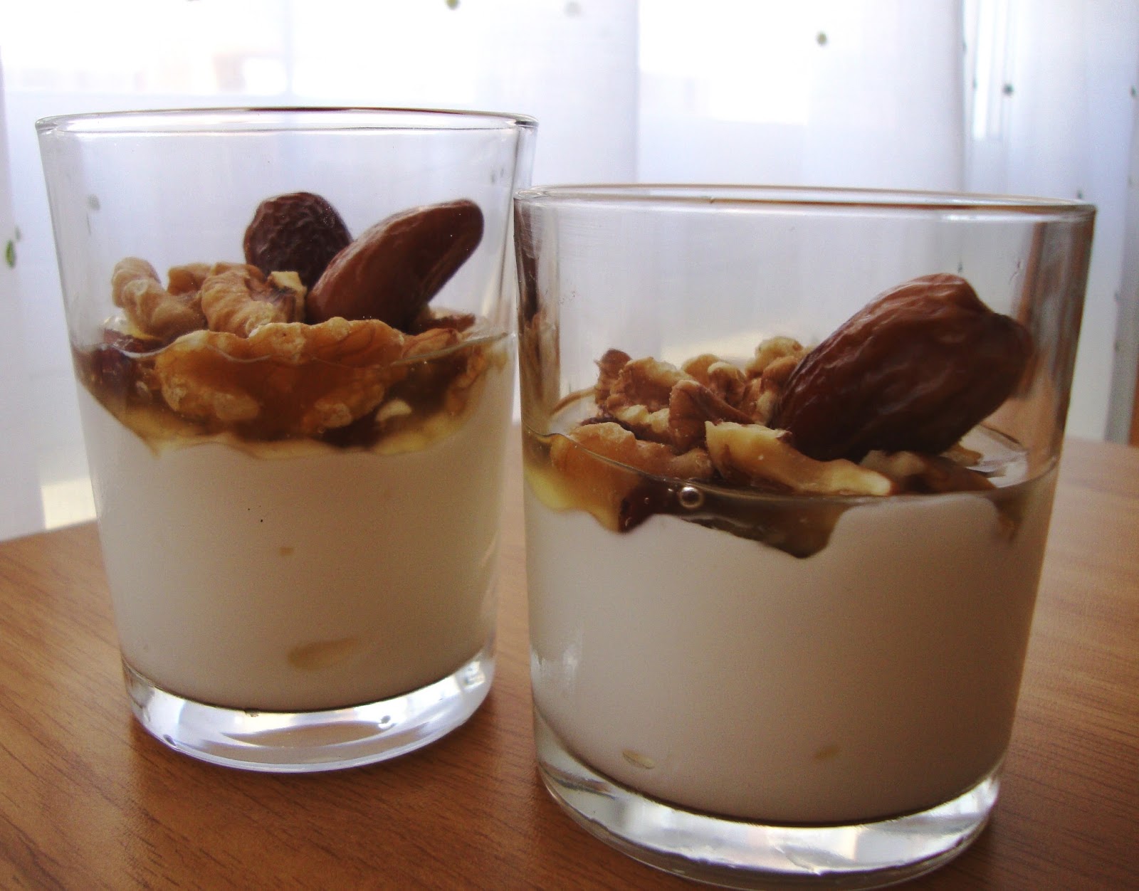 Yogur griego con frutos secos y miel Cocina