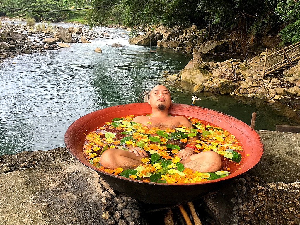 kawa-hot-bath-antique-travel-guide