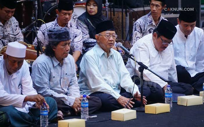 Foto Cak Nun dan Gus Sholah Foto Cak Nun dan Gus Sholah