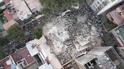 10 συγκλονιστικές φωτογραφίες από τον φονικό σεισμό στο Μεξικό 2017-09-20_111348