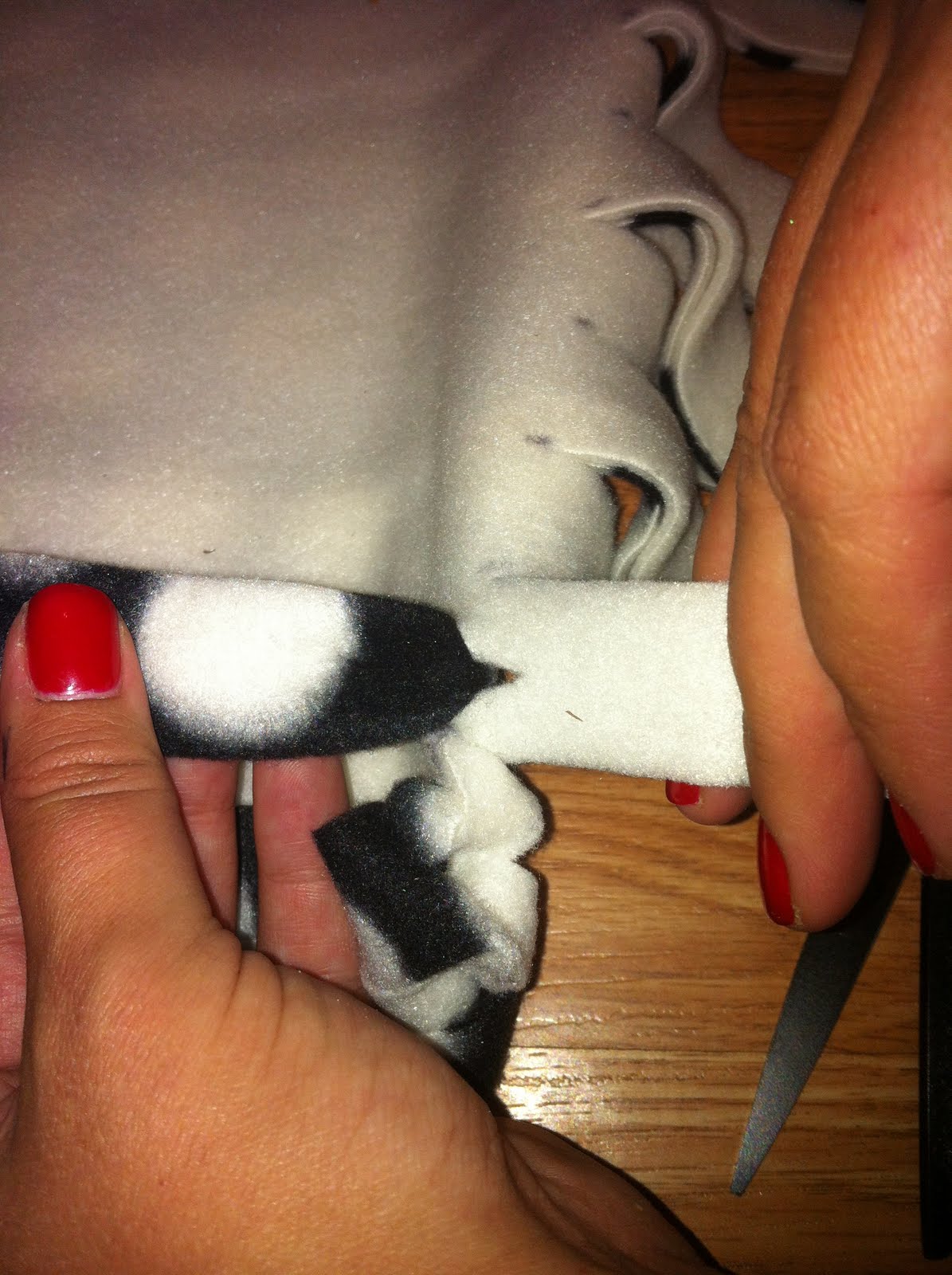 Nest and Nibble Easy NoSew Fleece Tie Blanket Tutorial
