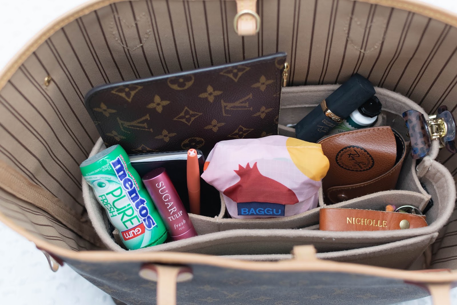 WHAT'S INSIDE MY WORK BAG  LOUIS VUITTON NEVERFULL MM 