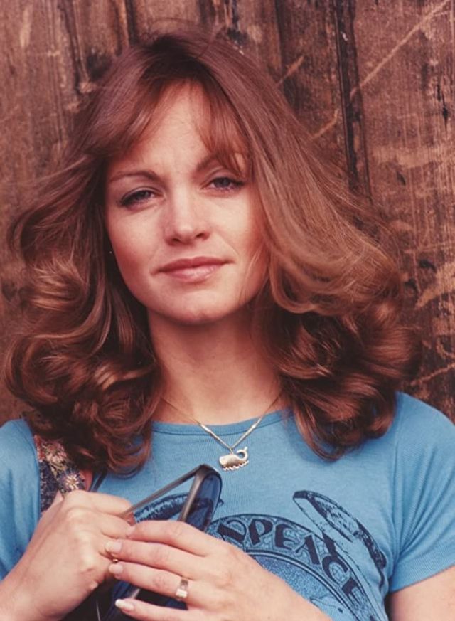 Beautiful Photos of Pamela Sue Martin in the 1970s ~ Vintage Everyday