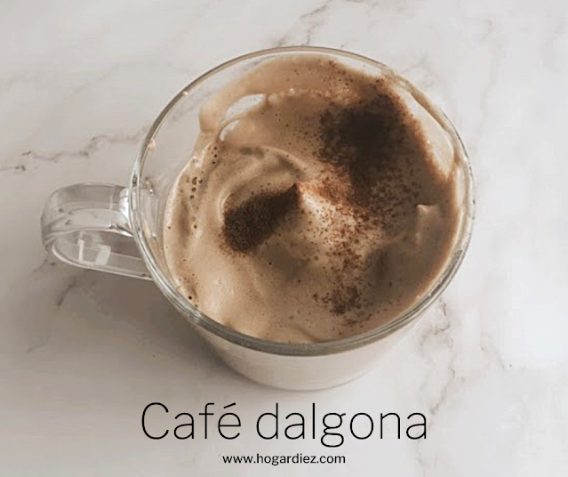 Café Dalgona listo en un momento