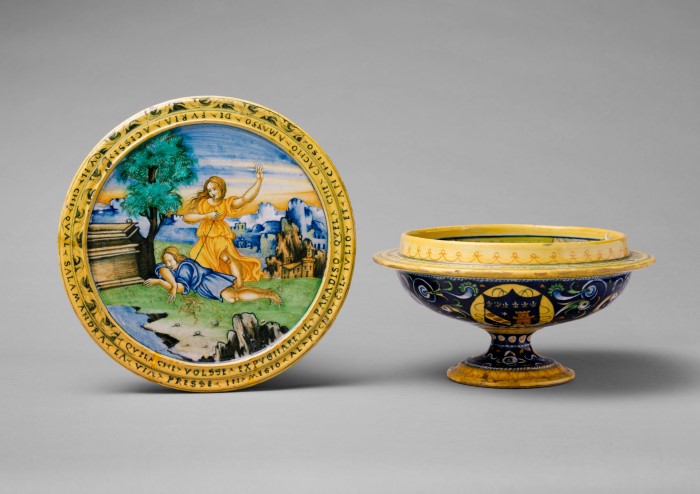 Майолика в эпоху Возрождения Broth bowl and cover from an accouchement set