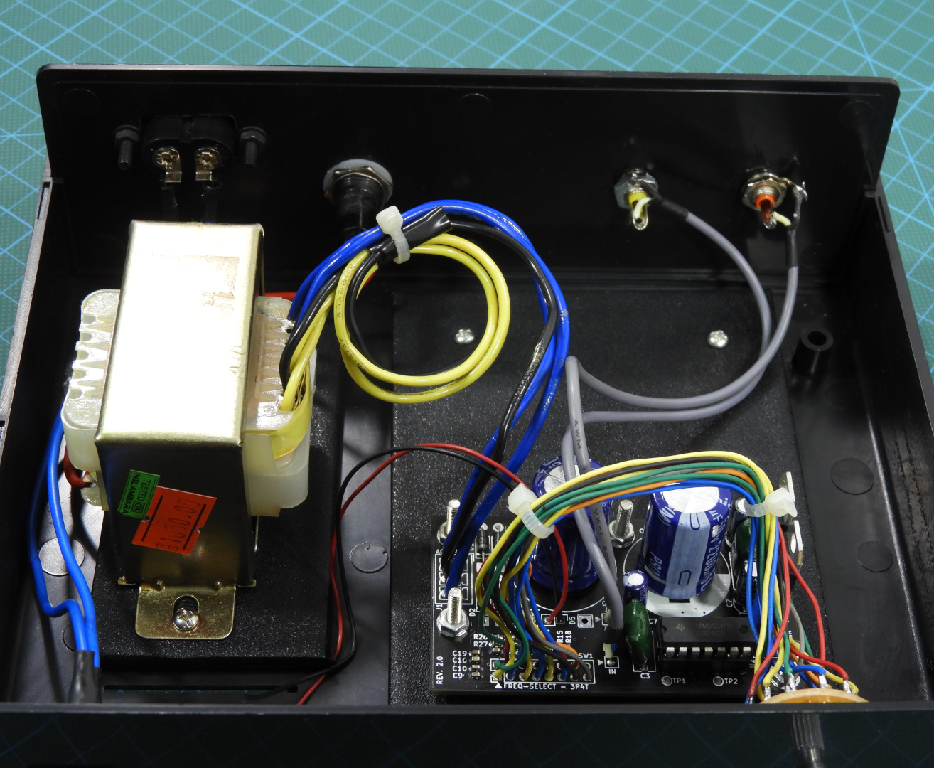 Active subwoofer filter circuit