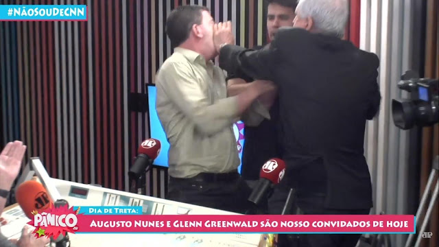 Glenn Greenwald chama Augusto Nunes de covarde e é agredido ao vivo; assista