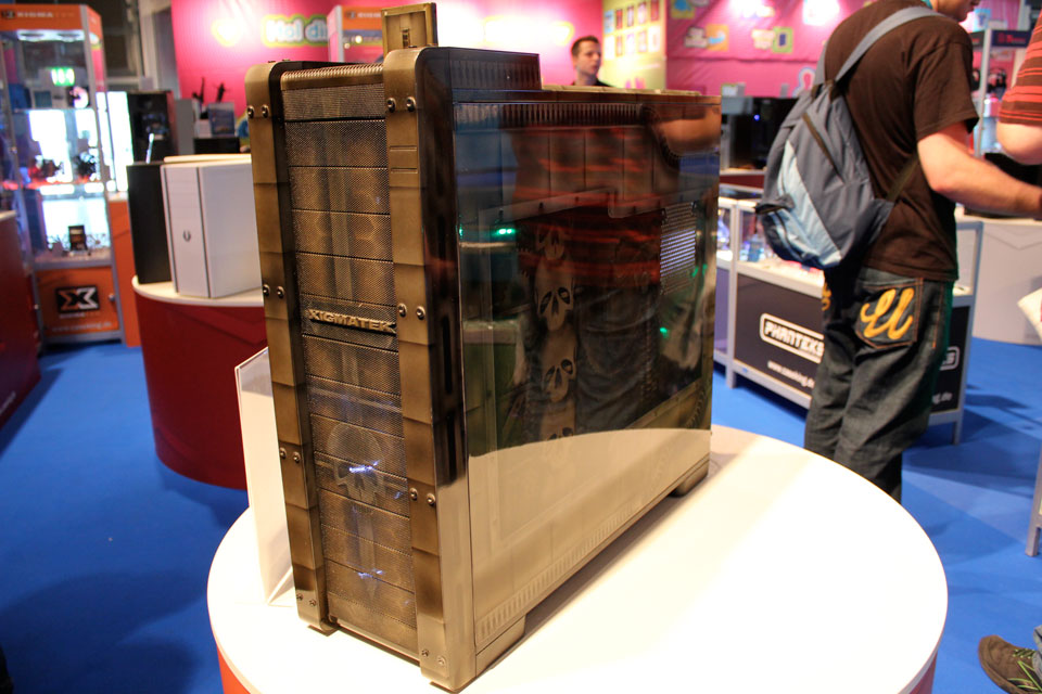 Um desfile dos monstruosos da Pistols Game