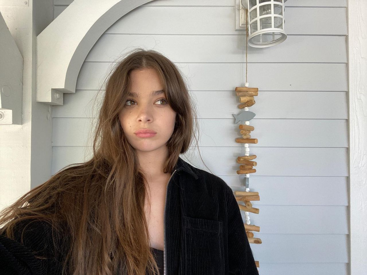 Hailee Steinfeld – Social Media 05/08/2020