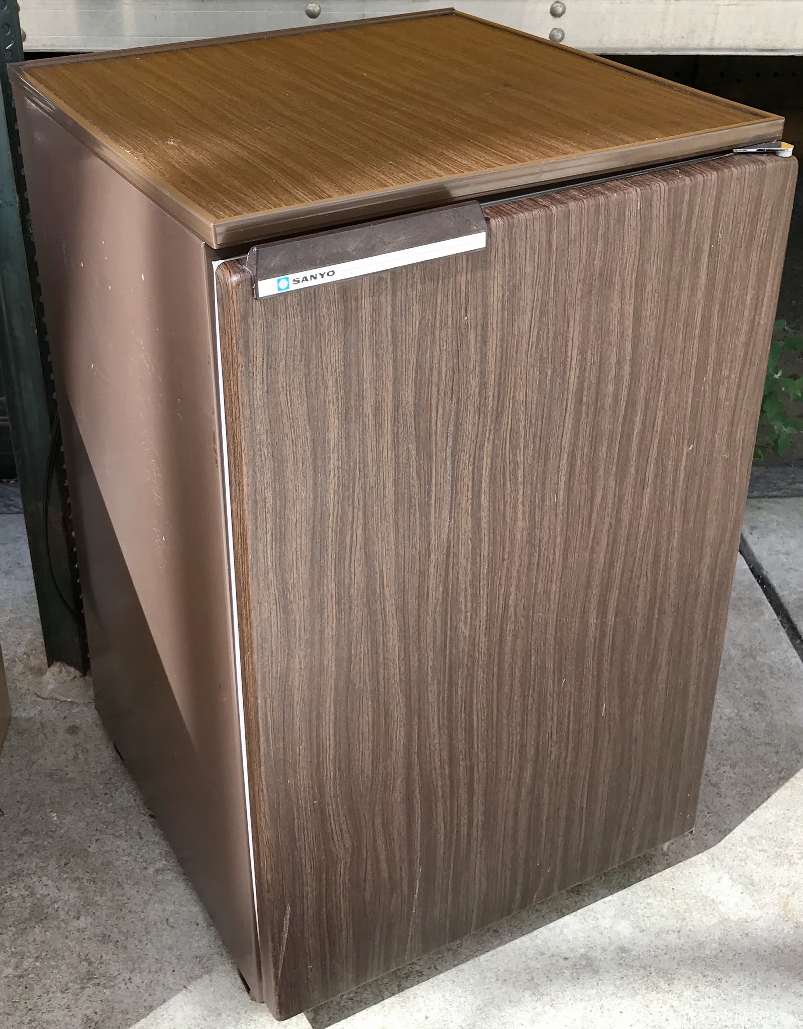Uhuru Furniture & Collectibles Mini Fridge by Sanyo 65 SOLD