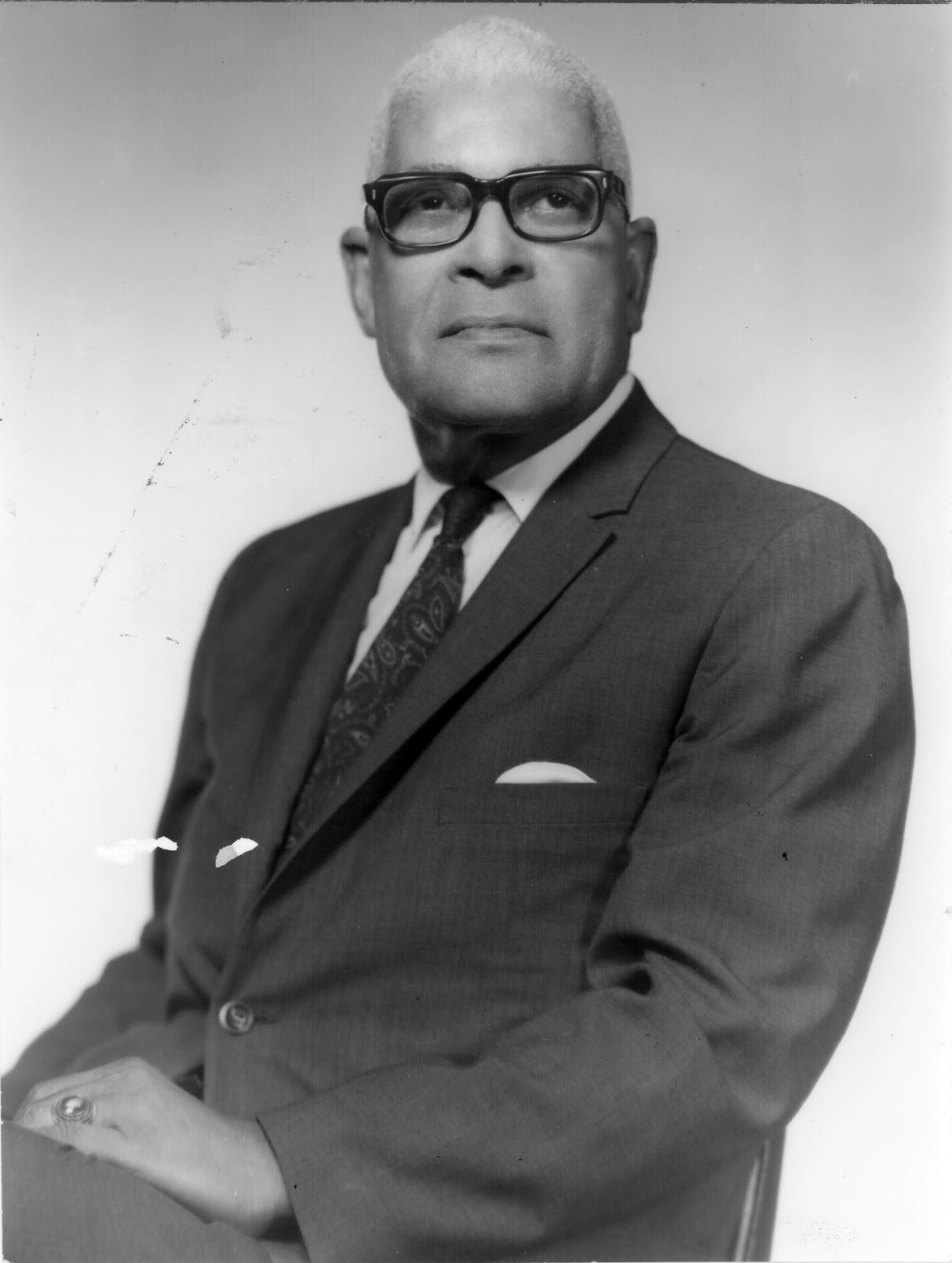 El Mirador Nocturno Pedro Flores