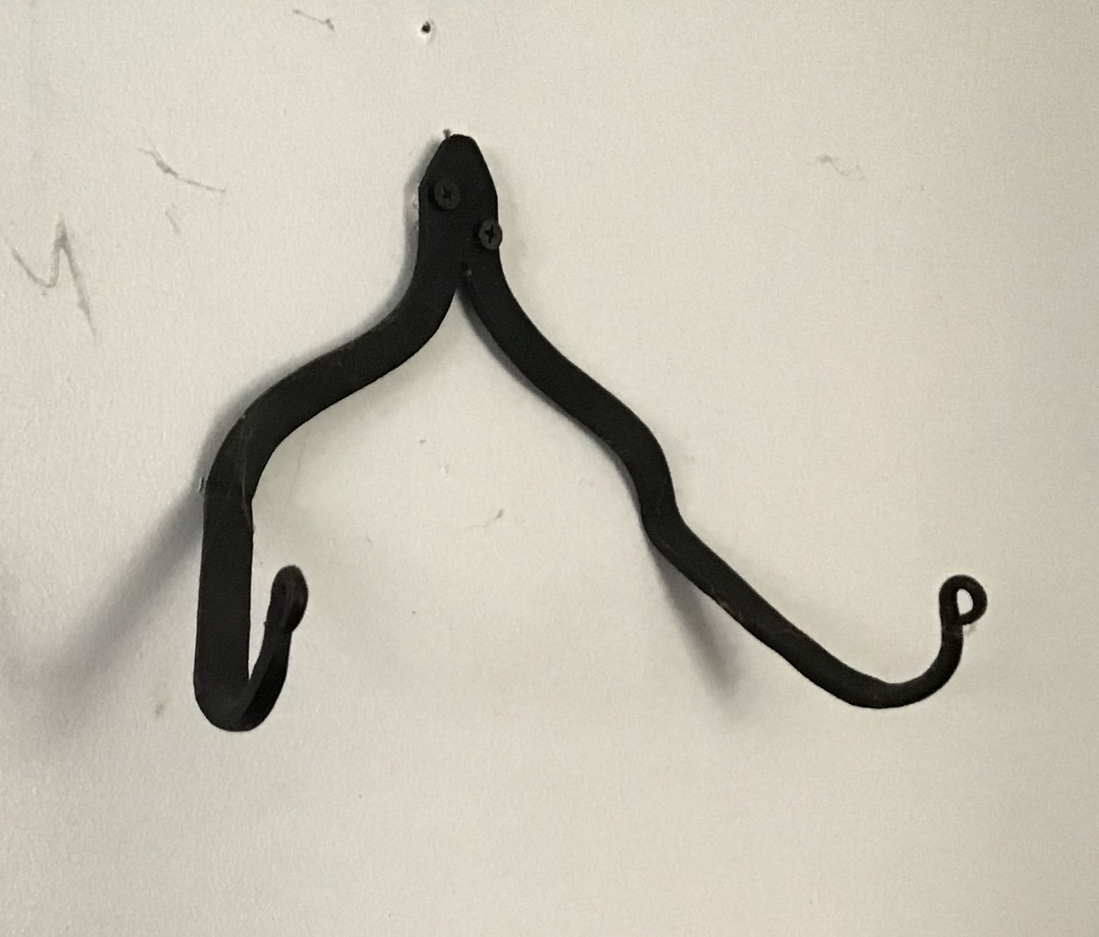 Wall plate tile holder hand iron