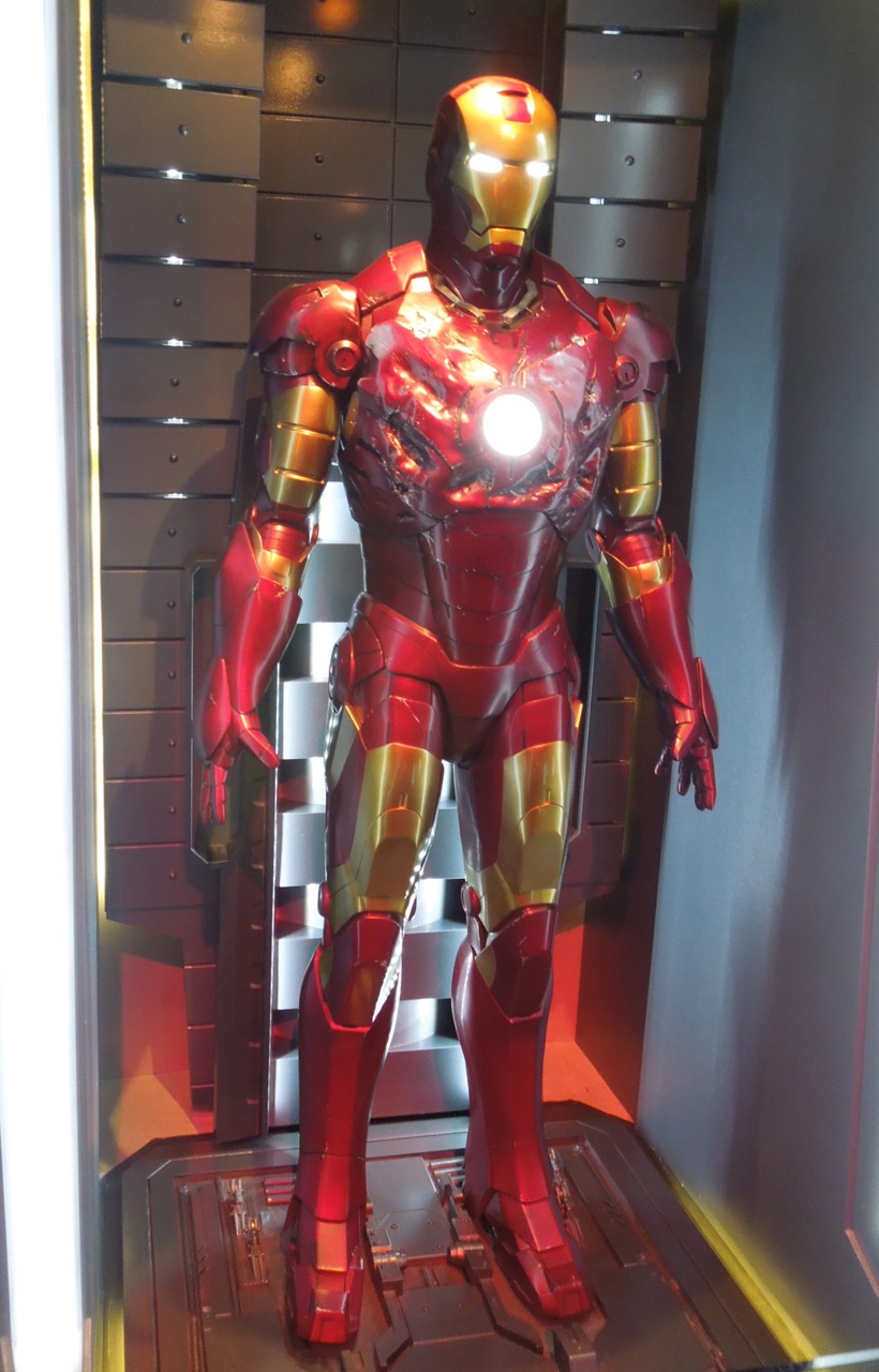 Hollywood Movie Costumes and Props: Battle damaged Iron Man Mark III ...