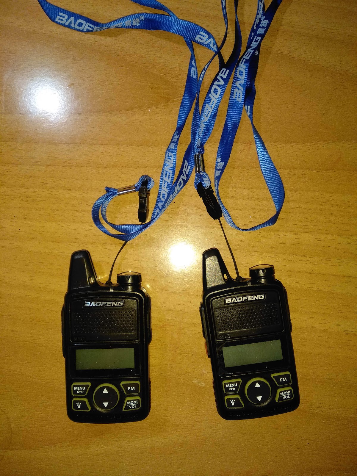 China Gadgets Reviews BAOFENG BFT1 Walkie Talkie