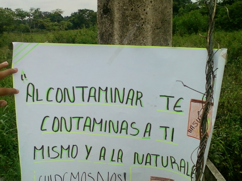 Cuida el medio ambiente: No contamines el agua hazlo hoy pensando en el