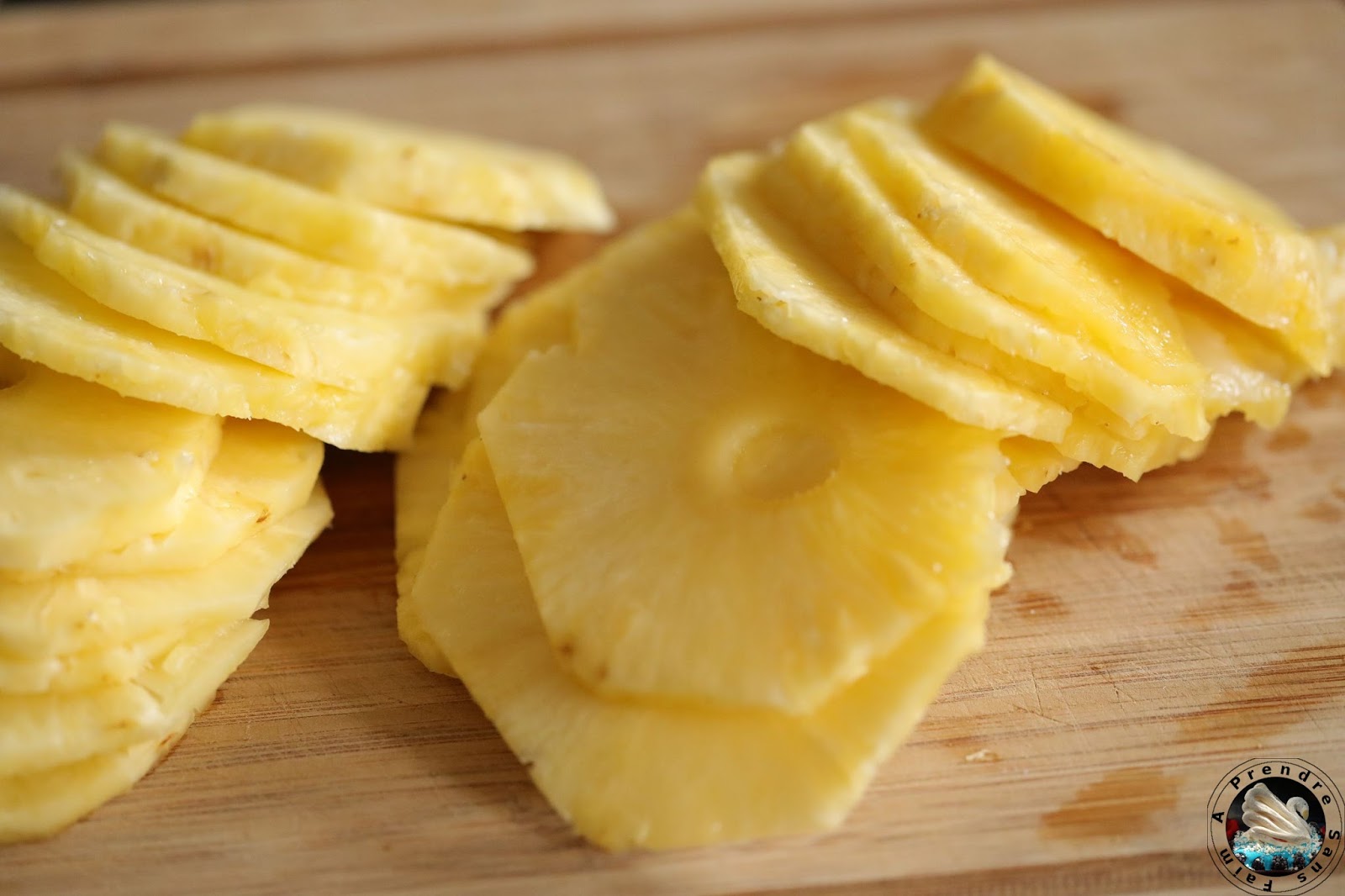Couper un ananas frais (pas à pas en photos)