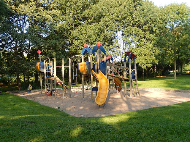 Taman Bermain Anak Outdoor