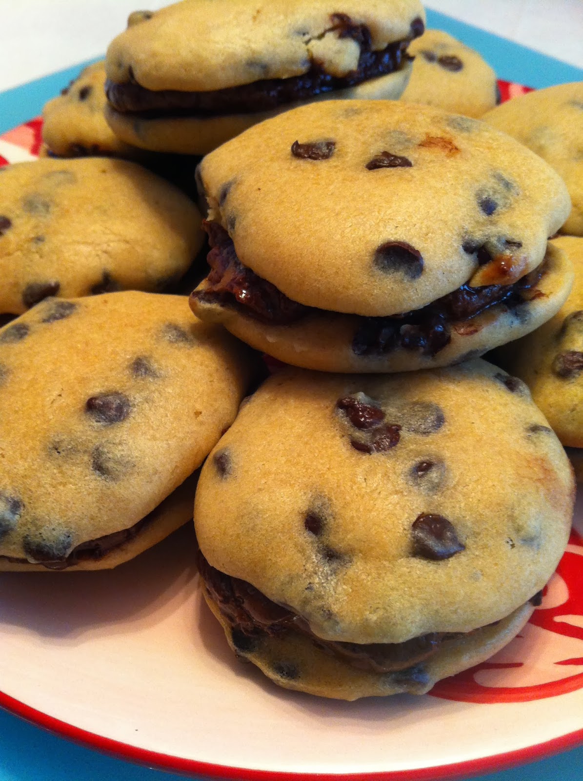 Regina Biscotti: Chocolate-Chip Whoopie-Pie Cookies