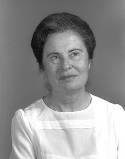 אורה נמיר שהייתה חברת כנסת בסיעת המערך וחברת מפלגת העבודה. הייתה שרה בממשלת ישראל, וגם שגרירה ופעילה לקידום זכויות נשים בישראל